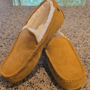 Koolaburra Tan Suede Slippers with Plush Interior